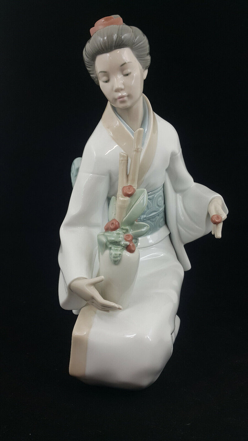 Lladro NAO Figurine Geisha Lady Model 1276