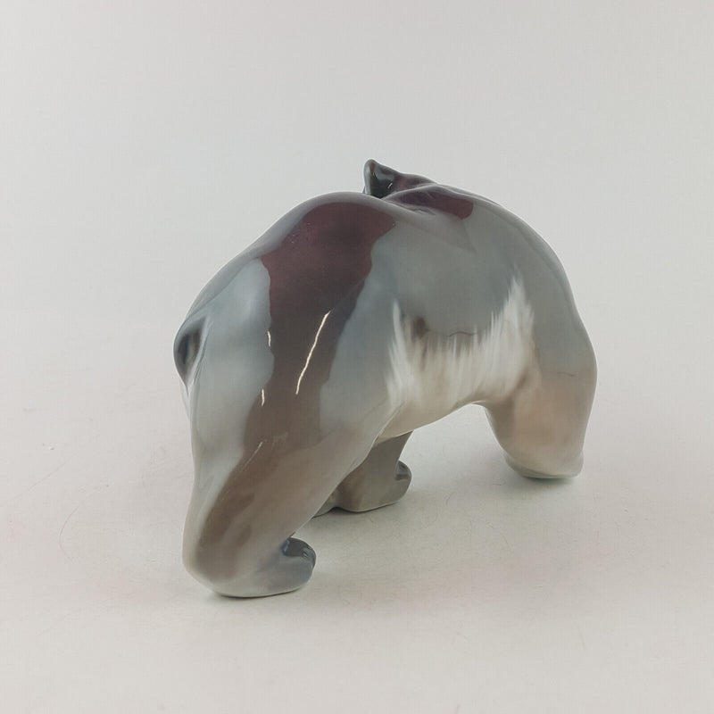 Brown Bear Walking 2841 - Royal Copenhagen  - RCH 2324