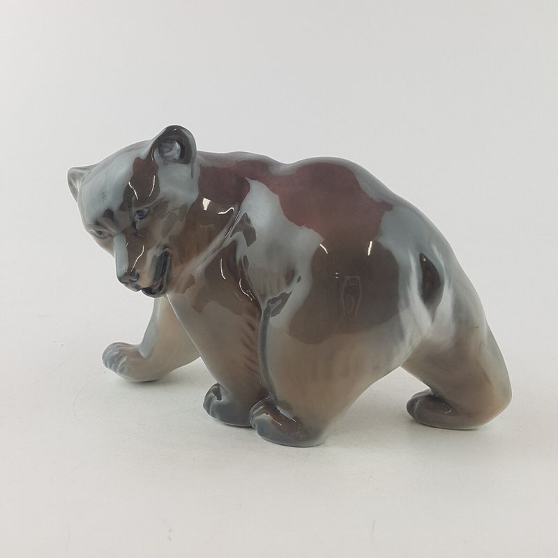 Brown Bear Walking 2841 - Royal Copenhagen  - RCH 2324