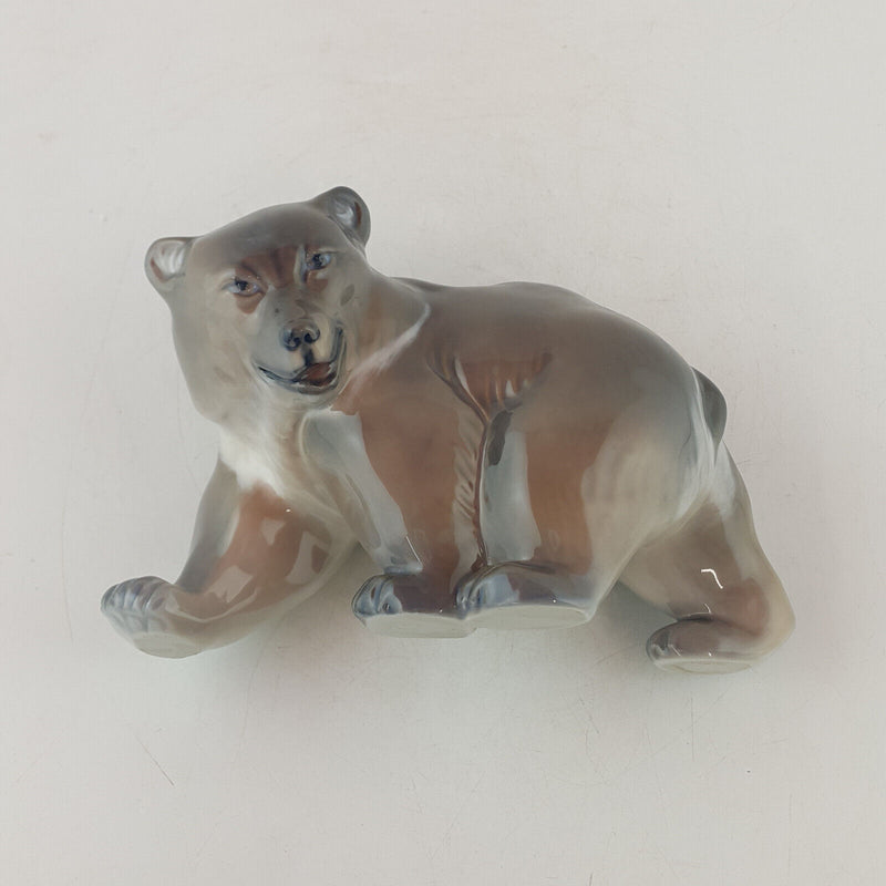 Brown Bear Walking 2841 - Royal Copenhagen  - RCH 2324