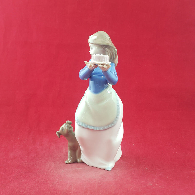 Nao By Lladro - Puppy's Birthday 1045 | Girl With Puppy & Cake - L/N 3499