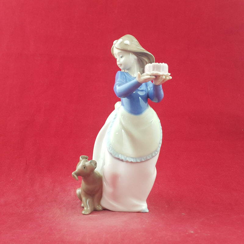 Nao By Lladro - Puppy's Birthday 1045 | Girl With Puppy & Cake - L/N 3499