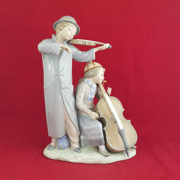 Lladro Nao Figurine Street Musicians 684 (Detached violin bow) - 6097 L/N