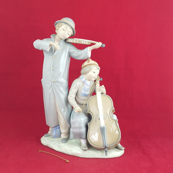 Lladro Nao Figurine Street Musicians 684 (Detached violin bow) - 6097 L/N