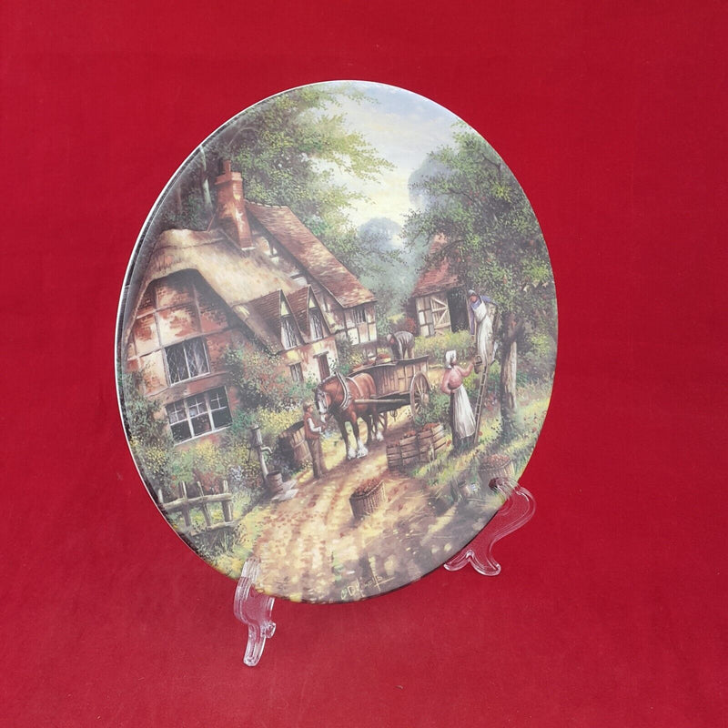 Wedgewood Decorative Plate - The apple Pickers  - 7125 WD