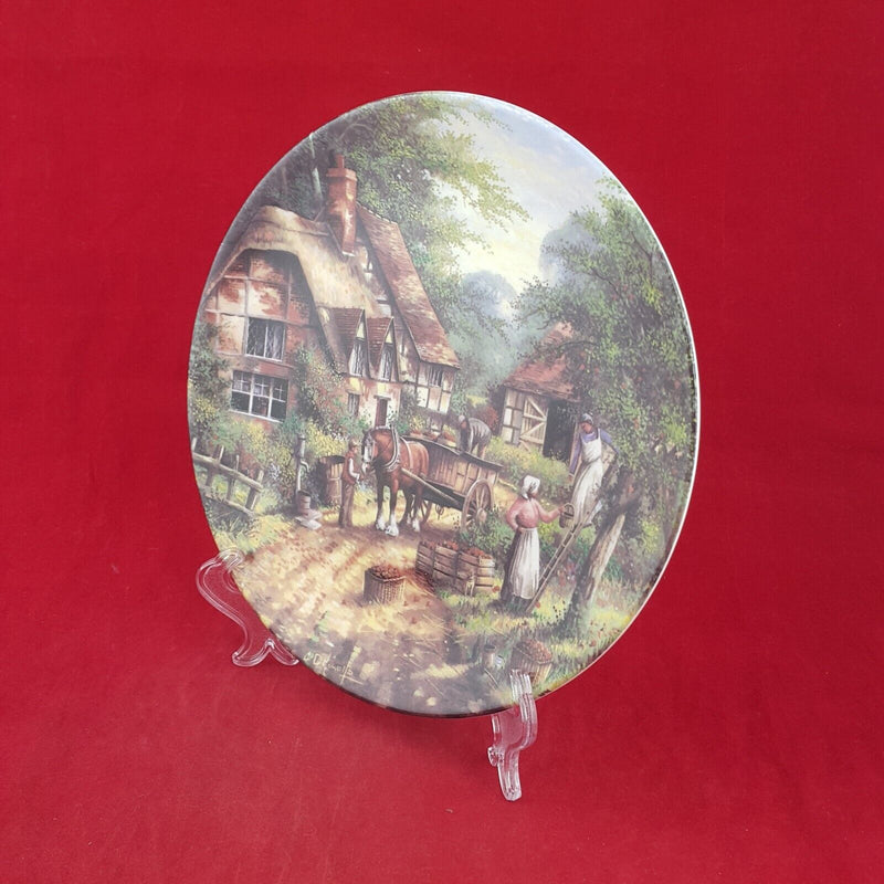 Wedgewood Decorative Plate - The apple Pickers  - 7125 WD