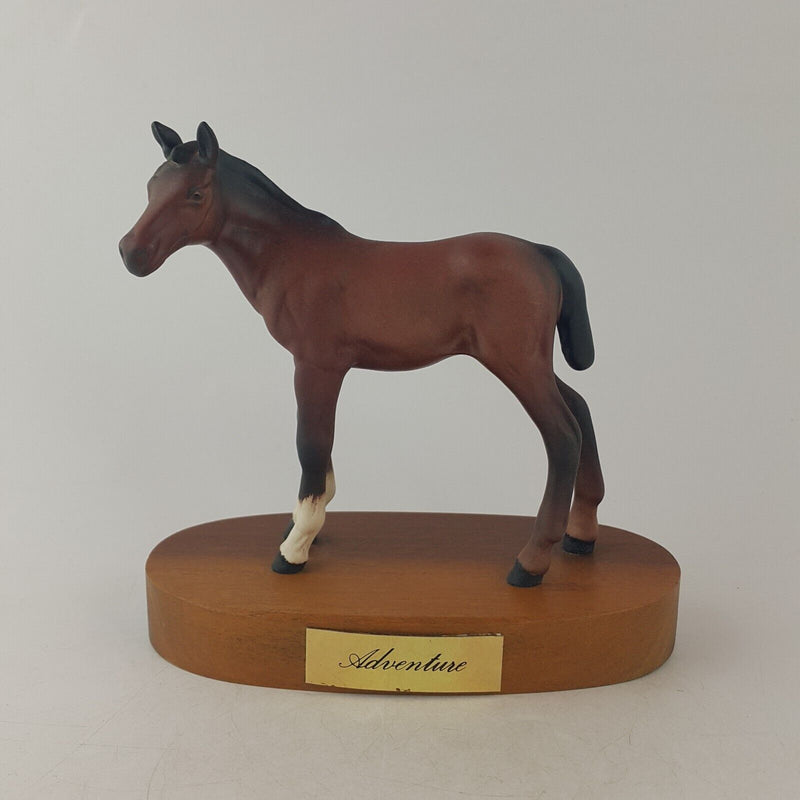 Beswick Foal 2876 Adventure on Plinth - 8893 BSK