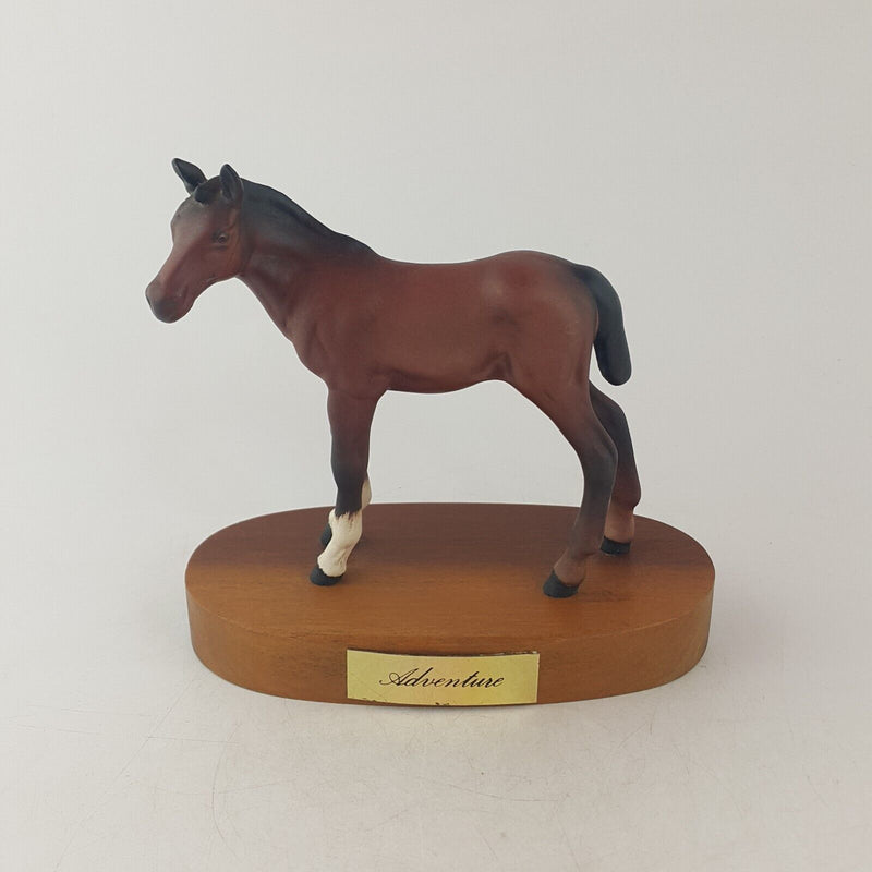 Beswick Foal 2876 Adventure on Plinth - 8893 BSK