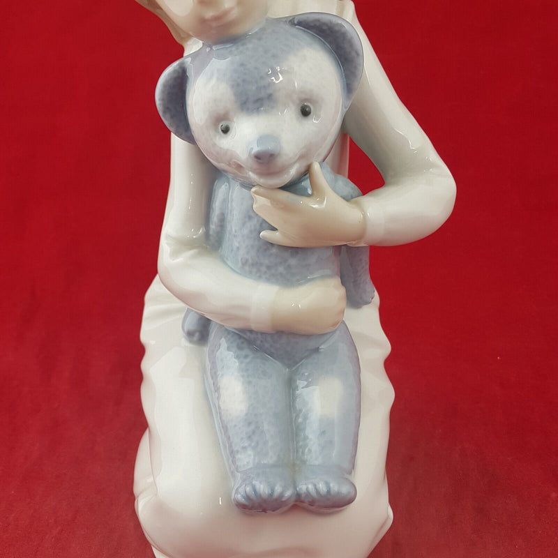 Nao by Lladro Porcelain Figurine Girl With Teddy Bear - 8884 L/N