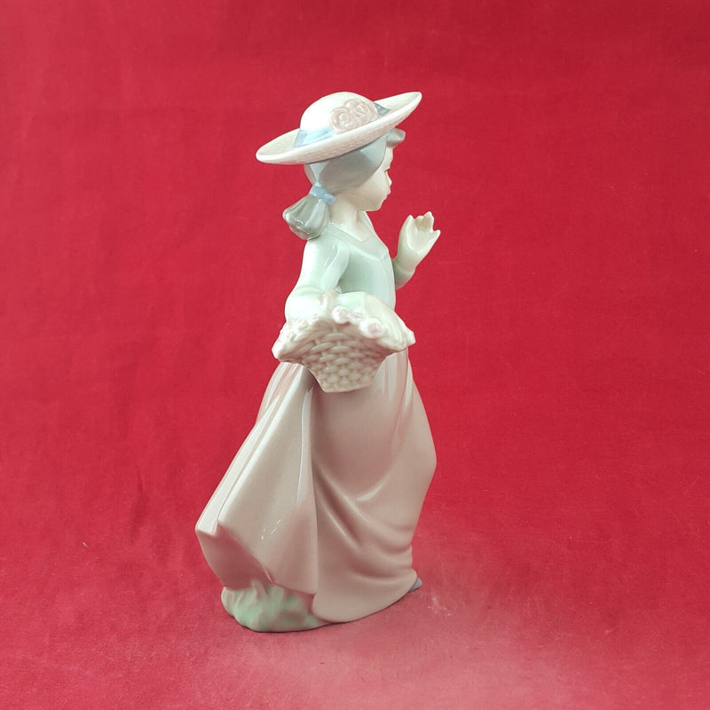 Nao by Lladro Porcelain Figurine 1505 Girl With Flower Basket - 8888 L/N