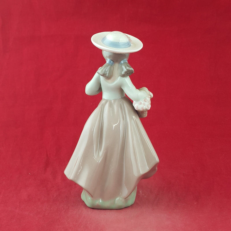 Nao by Lladro Porcelain Figurine 1505 Girl With Flower Basket - 8888 L/N