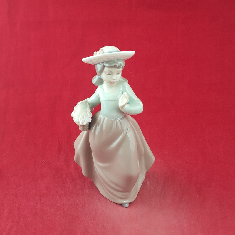 Nao by Lladro Porcelain Figurine 1505 Girl With Flower Basket - 8888 L/N