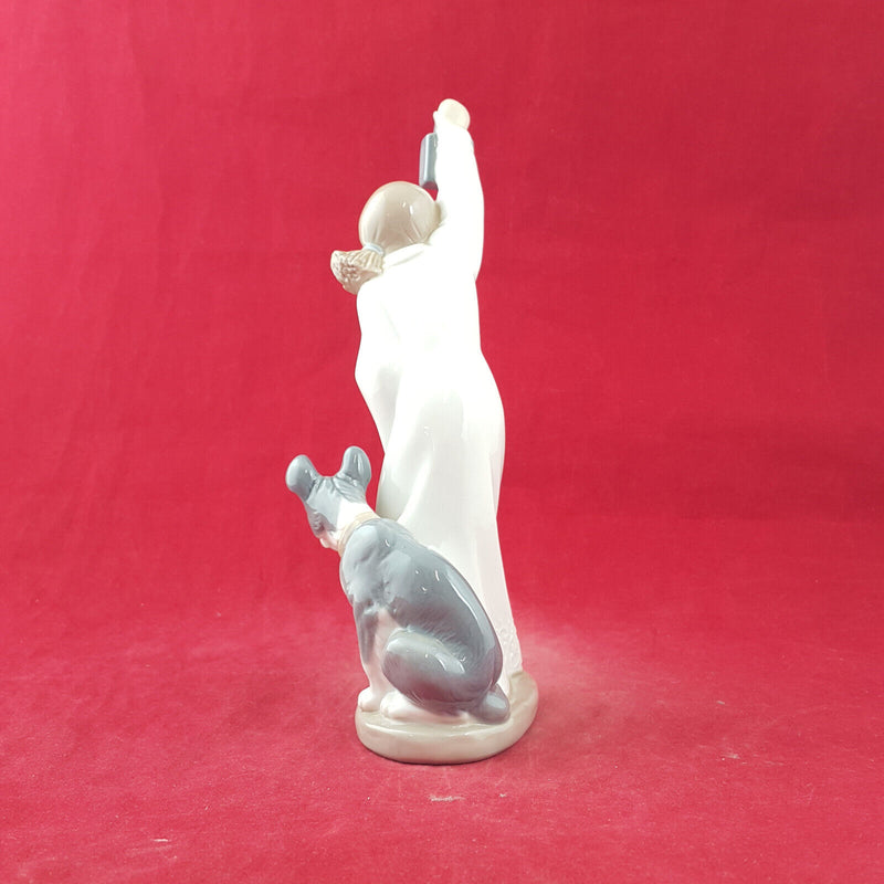 Nao By Lladro Figurine - Who’s There? 0111 | Girl With Dog & Lantern - L/N 3495