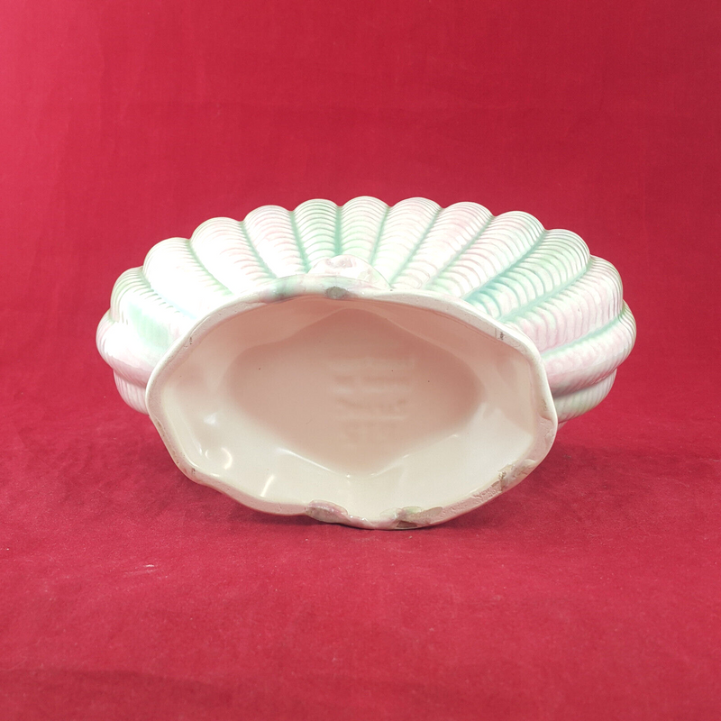 Sylvac - Vintage Scallop Shell Shaped Vase 513 - OP 3524