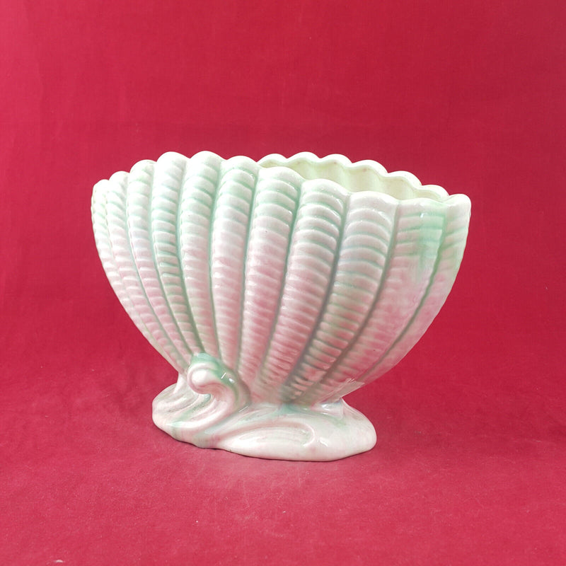 Sylvac - Vintage Scallop Shell Shaped Vase 513 - OP 3524