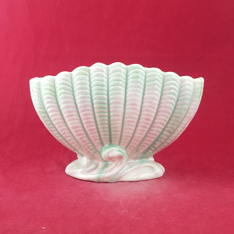 Sylvac - Vintage Scallop Shell Shaped Vase 513 - OP 3524