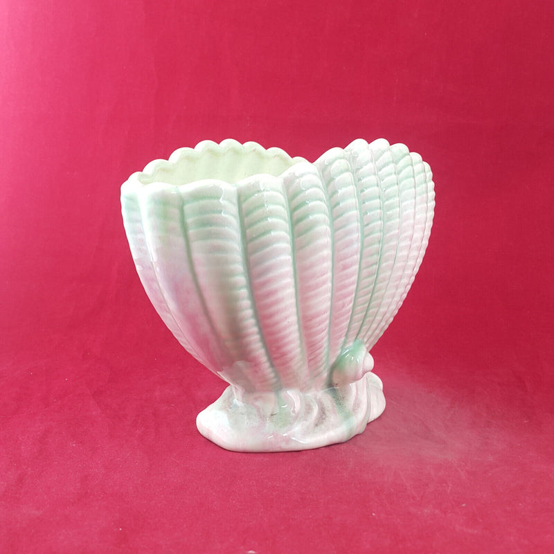 Sylvac - Vintage Scallop Shell Shaped Vase 513 - OP 3524