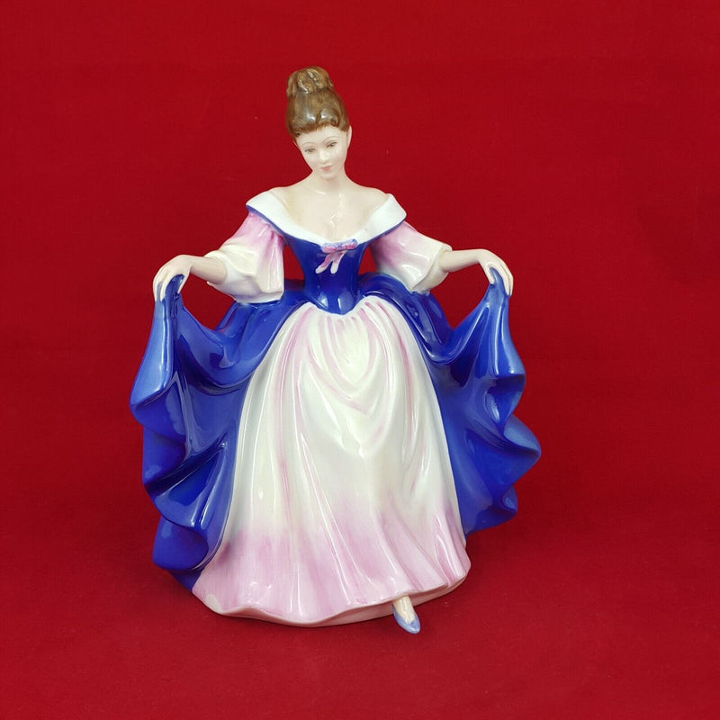 Royal Doulton Figurine HN3308 - Sara - RD 5591