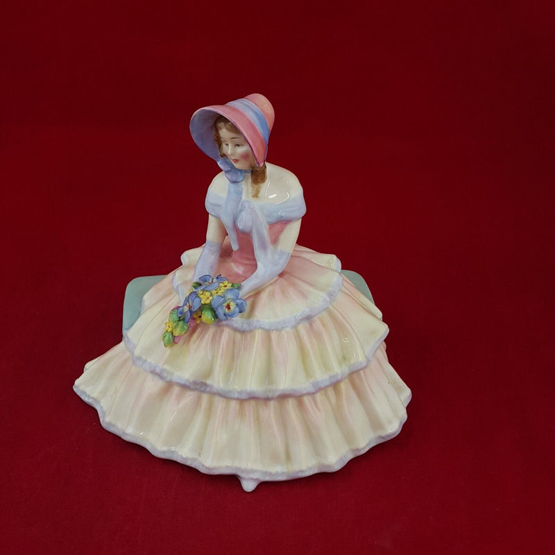 Royal Doulton Figurine HN1731 - Daydreams - 6863 RD