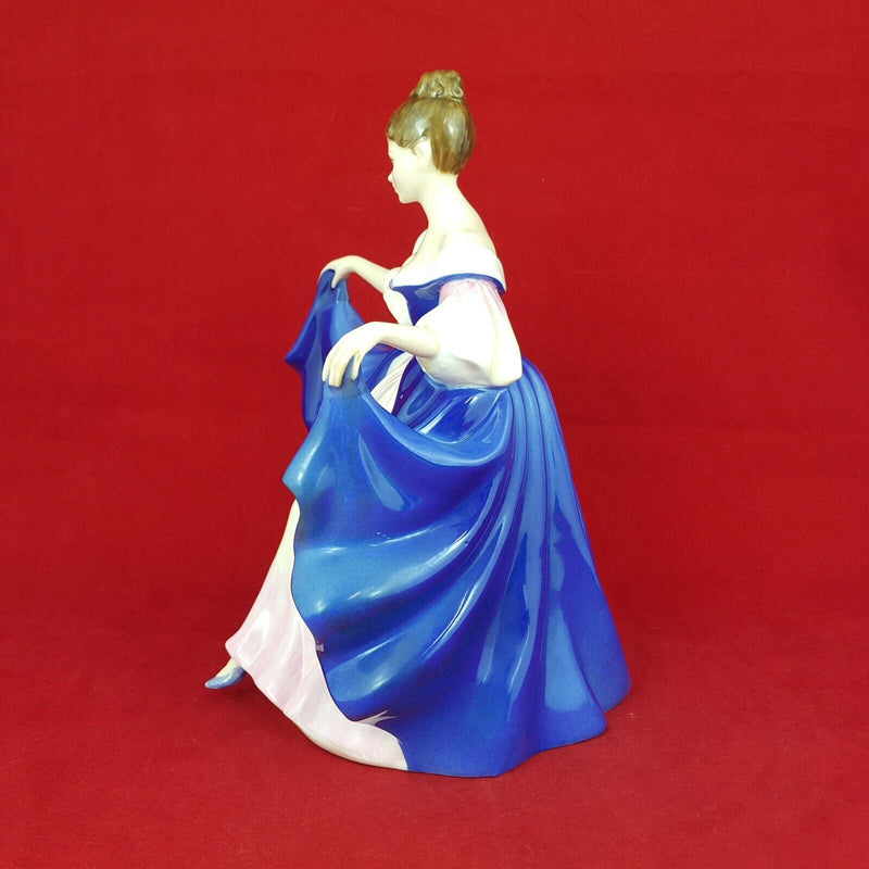 Royal Doulton Figurine HN3308 - Sara - RD 5591