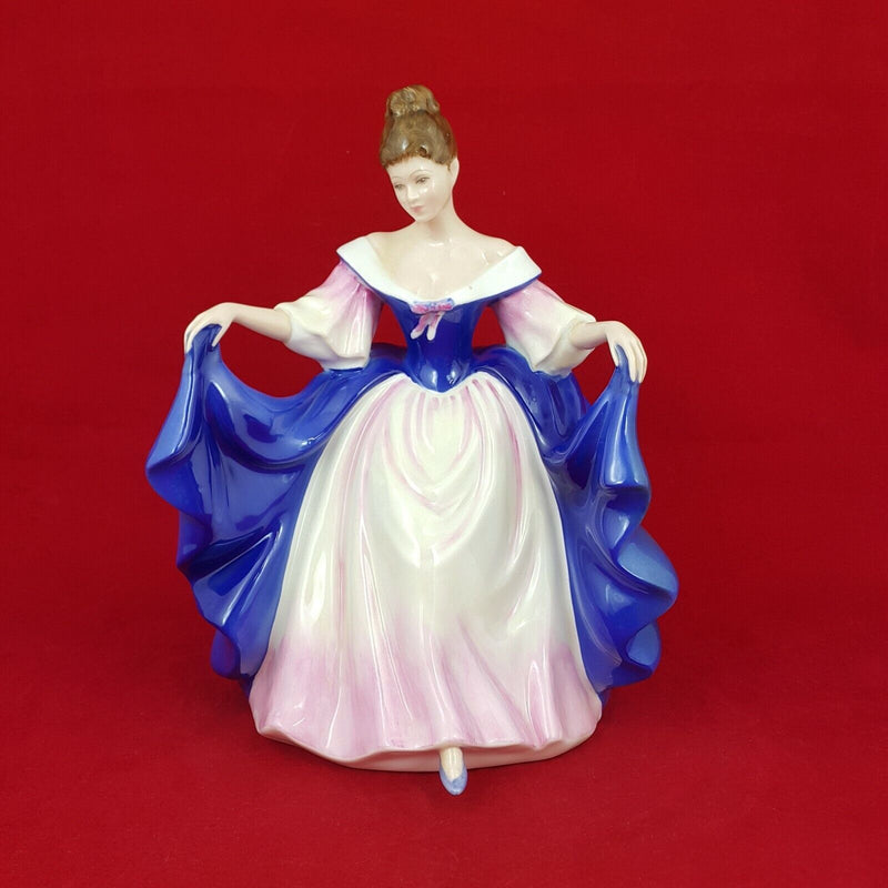 Royal Doulton Figurine HN3308 - Sara - RD 5591