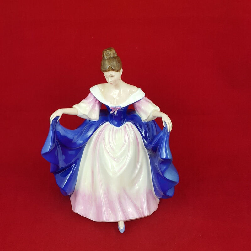 Royal Doulton Figurine HN3308 - Sara - RD 5591