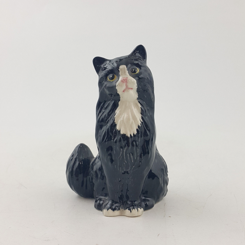 Royal Doulton Animals - Seated Black & White Persian Cat DA194 - RD 3611