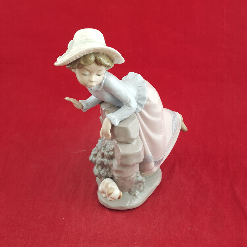 Nao By Lladro - Girl Leaning Over Stone Fence With Puppy - L/N 2087