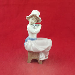 Lladro Nao Figurine 1049 A Big Hug / Girl Sitting With Puppy - 8971 L/N