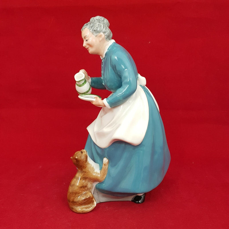 Royal Doulton Figurine Favourite HN2249 - 5306 RD