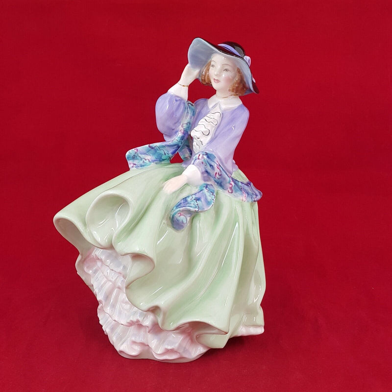 Royal Doulton Figurine HN1833 - Top O’ The Hill (Restored) - 6143 RD