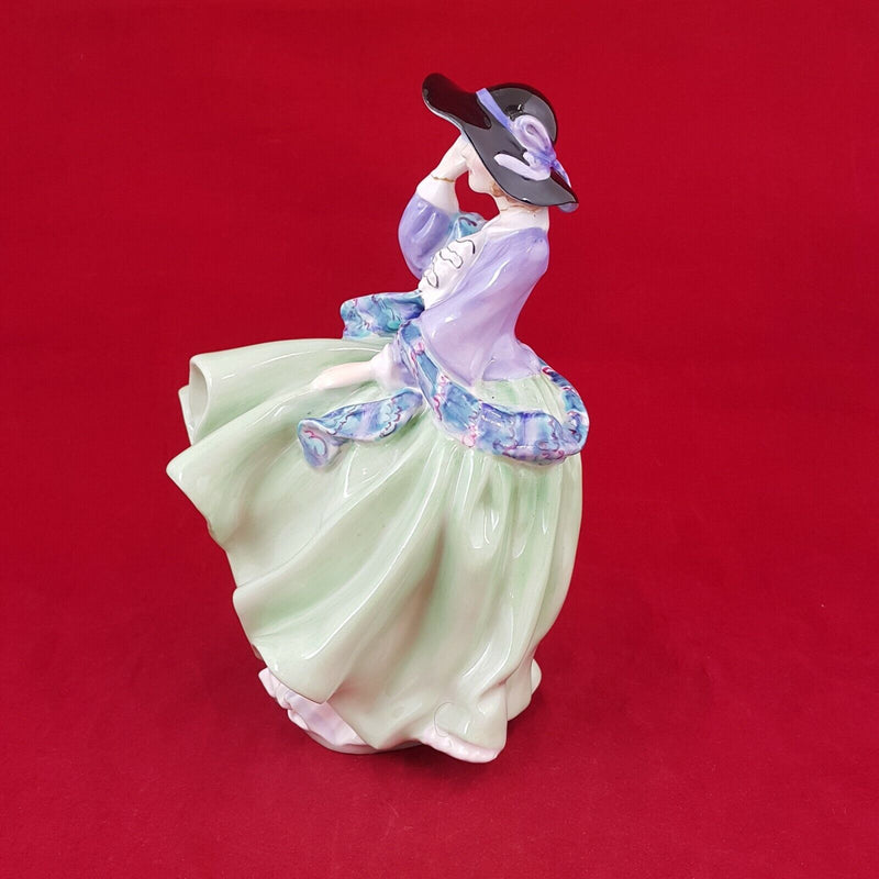 Royal Doulton Figurine HN1833 - Top O’ The Hill (Restored) - 6143 RD