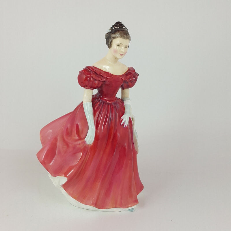 Royal Doulton Figurine HN2220 - Winsome - RD 5566