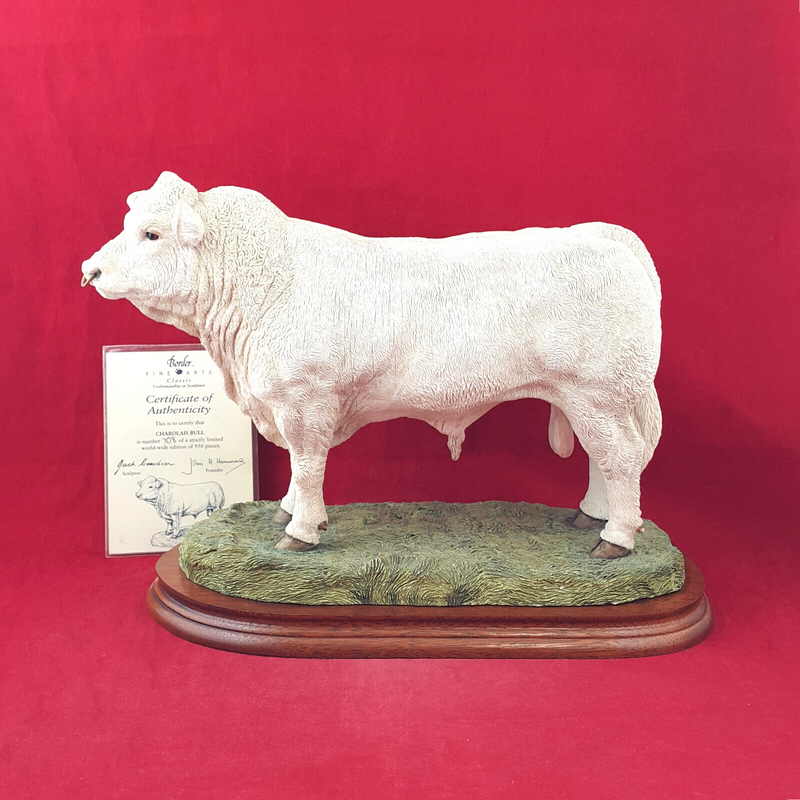 Border Fine Arts - Charolais Bull On Wooden Plinth A9789 (with CoA) - BFA 3304