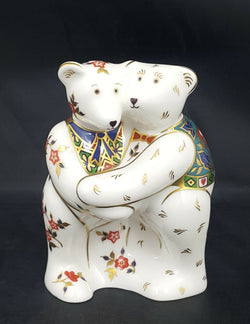 Royal Crown Derby Paperweight Bear Hug No Stopper