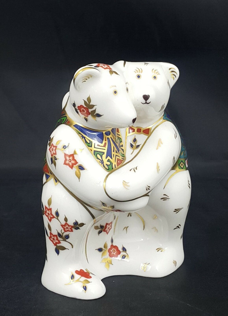 Royal Crown Derby Paperweight Bear Hug No Stopper