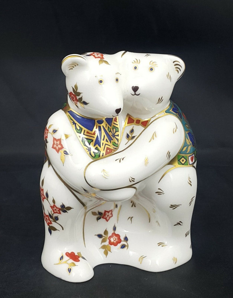 Royal Crown Derby Paperweight Bear Hug No Stopper