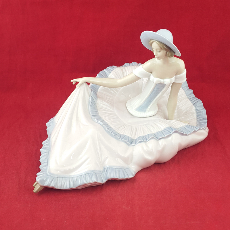 Lladro Nao Figurine - Grace | Ballerina Posing 1265 (Boxed) - L/N 3621