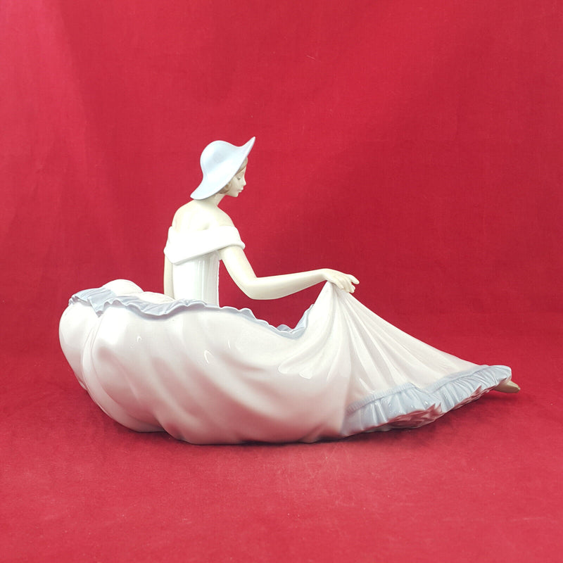 Lladro Nao Figurine - Grace | Ballerina Posing 1265 (Boxed) - L/N 3621