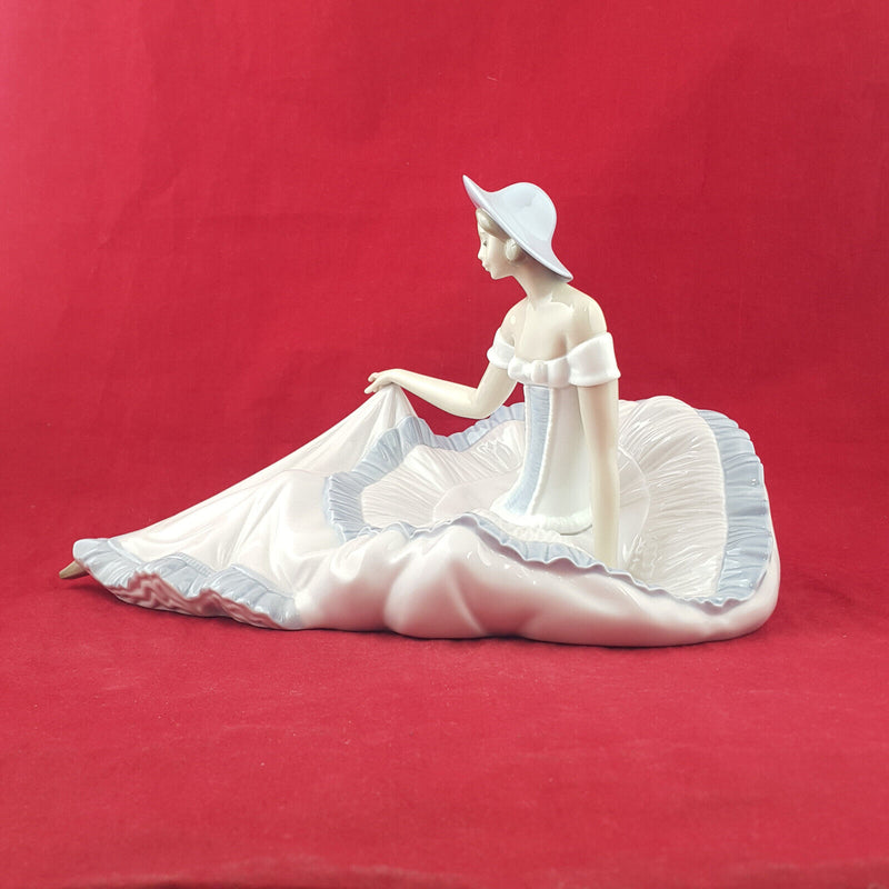 Lladro Nao Figurine - Grace | Ballerina Posing 1265 (Boxed) - L/N 3621