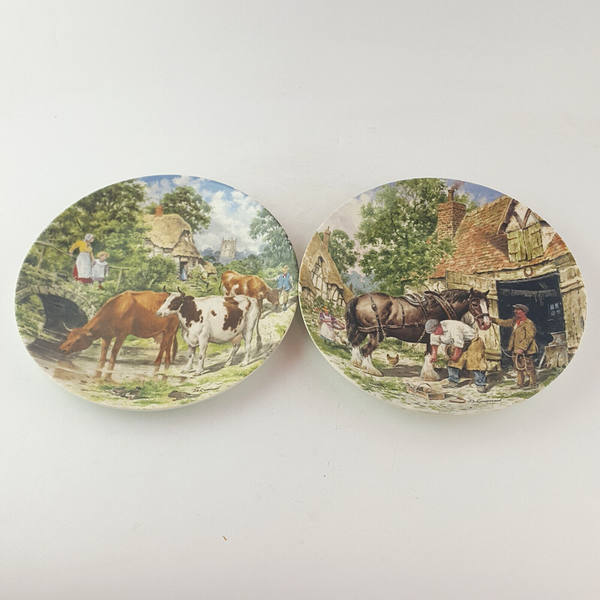 Wedgwood - Pair Of Decorative Plates - TF 144