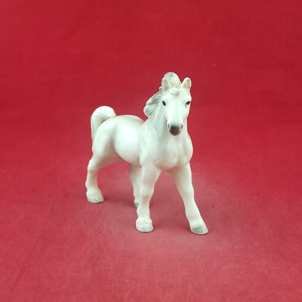 Vintage Horse Porcelain Figurine - 9016 O/A