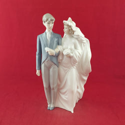 Nao By Lladro Porcelain Figurine 1247 Bride and Groom Wedding Couple - 7980 L/N