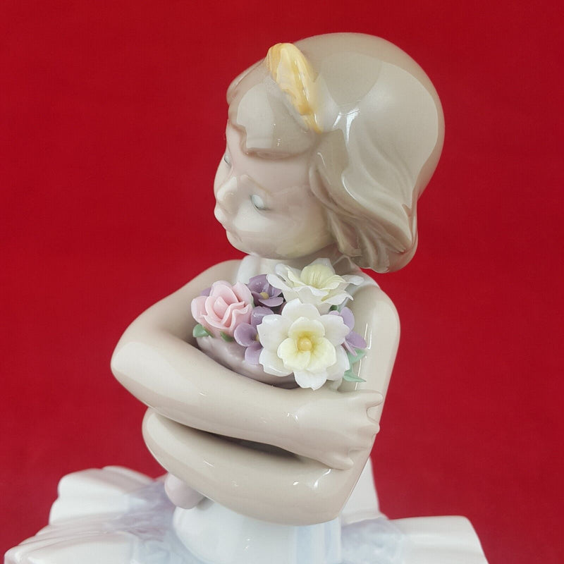 Lladro Figurine 6763 - First Performance - 7698 L/N