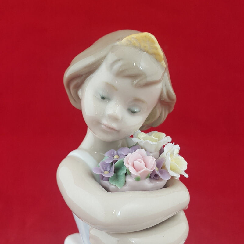 Lladro Figurine 6763 - First Performance - 7698 L/N