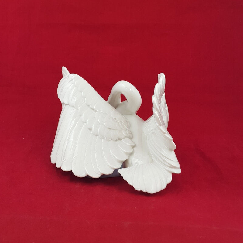 Lladro  Nao Figurine 1358 - The Little Swan - 6575 L/N