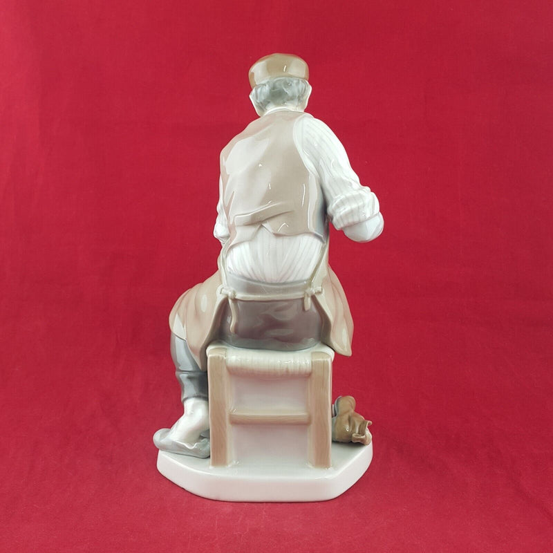 Lladro Figurine 4853 - The Cobbler - Damaged - 7627 L/N