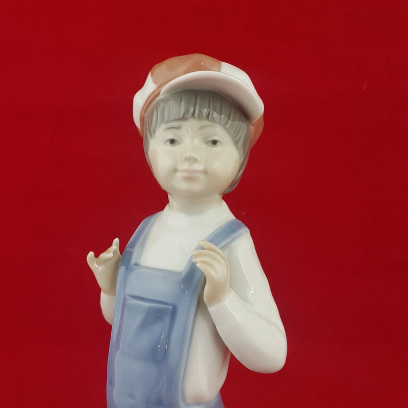 Nao by Lladro Figurine 4898 - Boy From Madrid - 7696 L/N