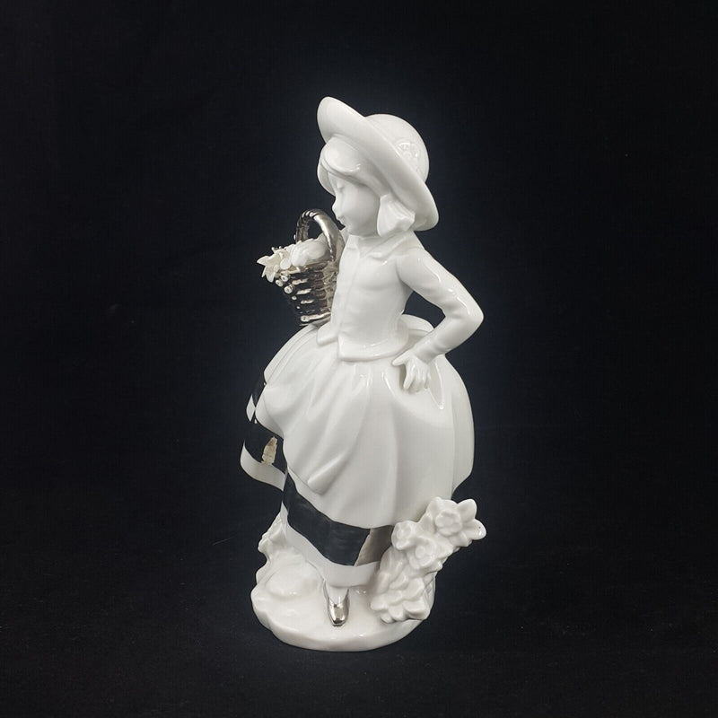 Nao by Lladro Figurine Re-Deco Sweet Scent - 6723 L/N