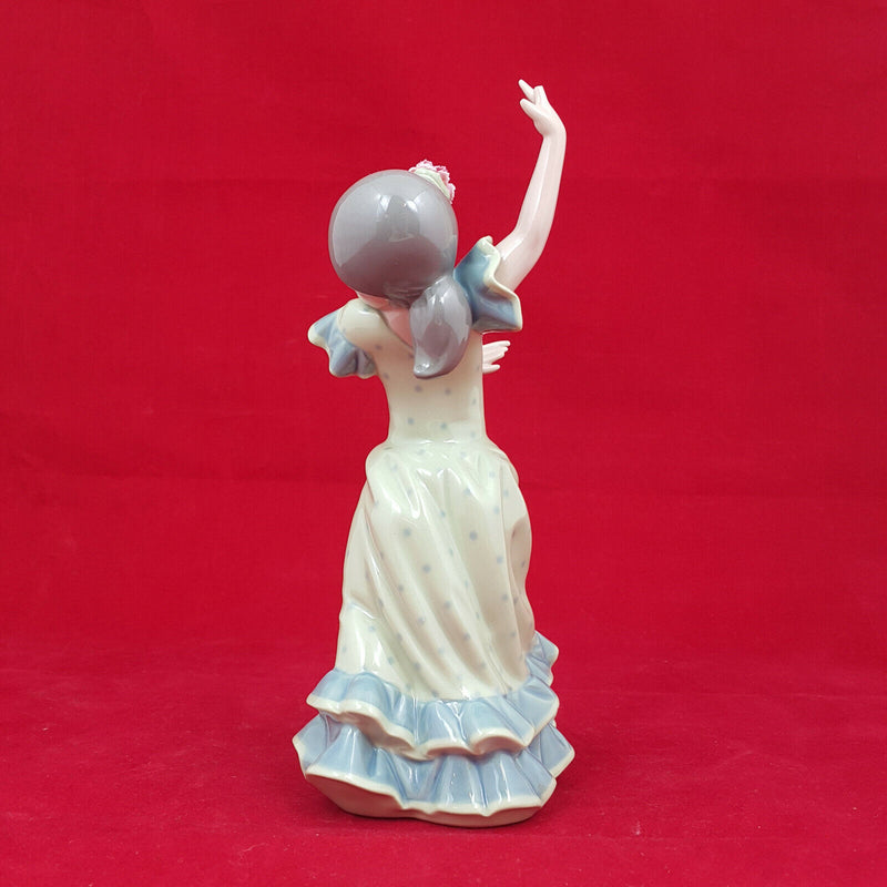 Lladro Figurine Lolita Flamenco Dancer Girl Model Number 5192 (broken finger)